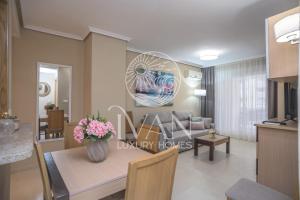 Casa Elit Ivan Luxury Homes 3ªPlta Sur 1ªLinea