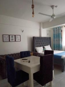 5 Minutes to the Beach - Studio