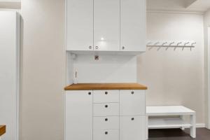 Central CBD studio free parking