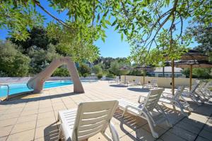 Campings Camping 3 etoiles - Piscine - ccbbh0a : Tente 2
