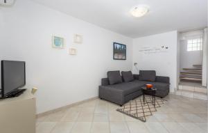 Stunning Home In Gabonjin With Wifi