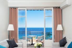 "Le Méditerrannée" by EnjoyNice, breathtaking sea view, 2 terraces and Airco