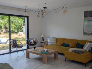 Villas Maison climatisee de 3 chambres avec piscine privee : photos des chambres