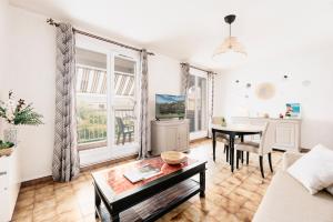 SPÉCIAL COUPLE & FAMILLE - Lit Queen Size - NETFLIX - Climatisation - Terrasse Plein Sud - 2 min Centre-Ville - 6 min Mer - Wifi 400 Mbits Parking privé - OFFRE SPÉCIALE