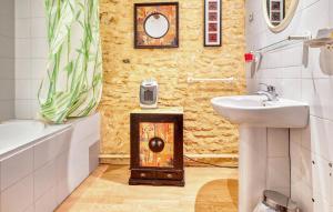 Maisons de vacances Nice Home In Proissans : photos des chambres
