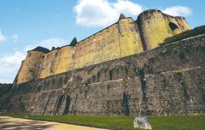 Appartements Appartement Proche De La Meuse : photos des chambres