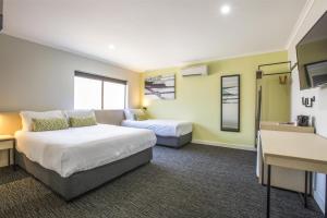 Queen and Single Studio room in Nightcap at Blue Cattle Dog Hotel