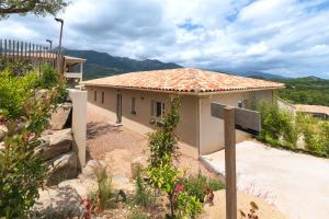 Maisons de vacances Maison Mawie - Vue montagne piscine jacuzzi : photos des chambres