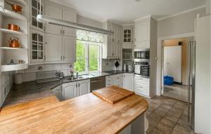 Nice Apartment In Mullsjö With Sauna