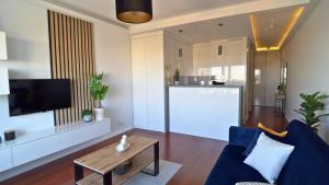 Qbik Superior Skyline Studio by BookingHost