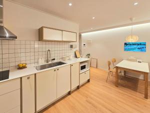 Arowa West Songridan-gil Seoul