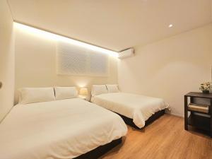 Arowa West Songridan-gil Seoul