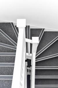 Bright and Airy 2BR Flat in London