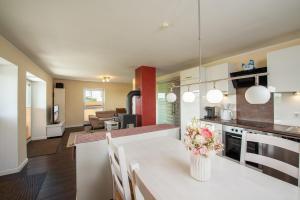 FehmAmore mit See-und Hafenblick