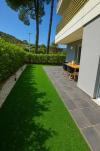 Appartements Mandelieu vacances RDC jardin, piscine, parking 2 chambres : photos des chambres