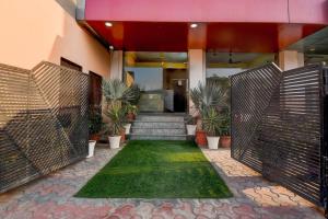 Super Collection O Sunder Nagar Golvyas formerly Hotel Vanshil