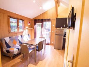 Campings Camping 3 etoiles - Piscine - ccbbhdi : photos des chambres