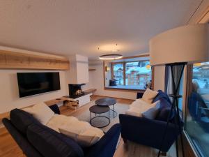 Riverside 2nd Floor South