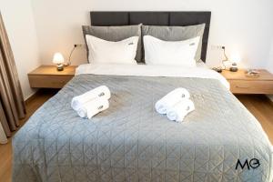 MoHost Urban 2 - Modern Retreat by the Mountains