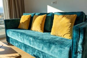 MoHost Urban 2 - Modern Retreat by the Mountains