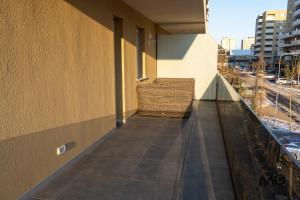 MoHost Urban 2 - Modern Retreat by the Mountains