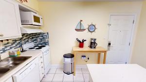 Islander Beach Resort 302