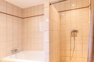 Maisons de vacances Les Sources Gite Les pechers : photos des chambres