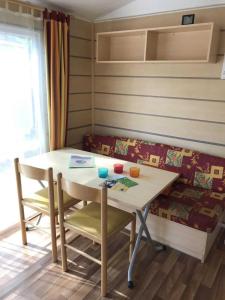 Campings Camping 3 etoiles - Piscine - ccbbhgd : photos des chambres