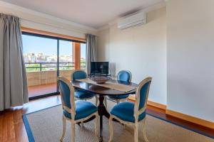 Penthouse with Pool View in Albufeira by Lovelystay