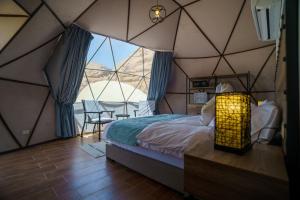 Moon night camp