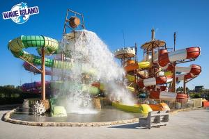 Maison provençale, garden, festival