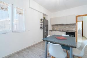 Stefany Holiday House