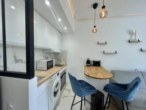 Nice Signature Andrioli