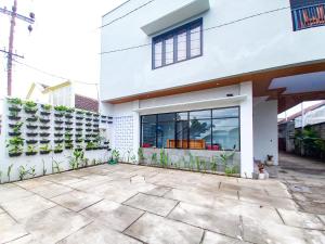 RedDoorz Plus Syariah at Umyas Hotel near Terminal Anjuk Ladang Nganjuk