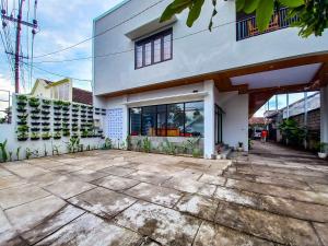 RedDoorz Plus Syariah at Umyas Hotel near Terminal Anjuk Ladang Nganjuk