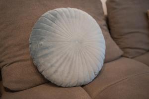 Eric - Spacious Apt with Balcony