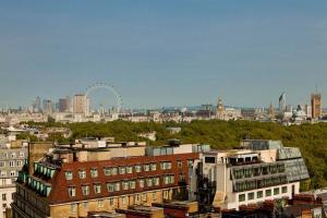 Double Deluxe Room room in COMO Metropolitan London