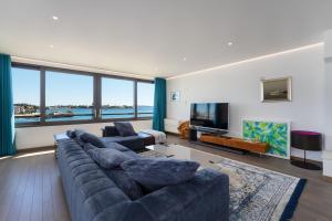 Two-Bedroom Apartment with Sea View room in The View Luxury Residence with Pool