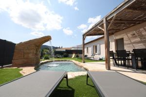 Superbe Villa climatisée, piscine, jardin, parking