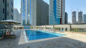 Cozy Studio with Balcony Overlooking Dubai Canal - 15AB07