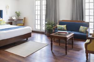 The Avenue Center Hotel