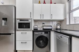 Sandton Central Luxury 2-Bed Apartment with a View - Jade