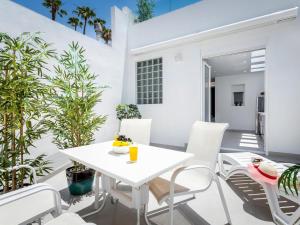 3 Charming Apartment in Las Americas