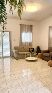Alona's Apartments- Rambam