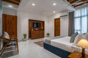 Alaya Stays Udgam Vilas 3-BHK With Jacuzzi