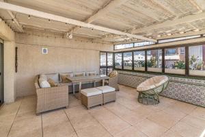 Beachfront Penthouse in Marbella: Seaviews