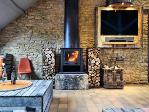 Fancy Holiday Home in Sainte-Cécile with Pool House & Indoor Pool