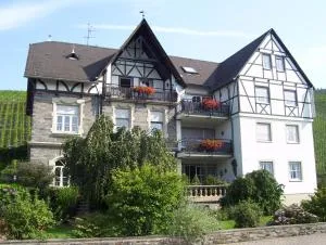 Ferienwohnungen Zum Niederberg - Lieser