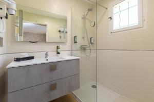 Hotels Hotel & Residence Lou Paradou Greoux Les Bains : Villa 1 Chambre