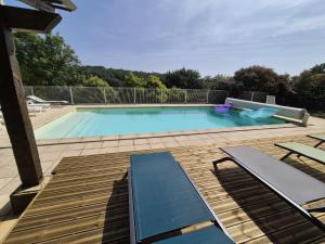 Maisons de vacances Gite de 9 personnes avec piscine : photos des chambres